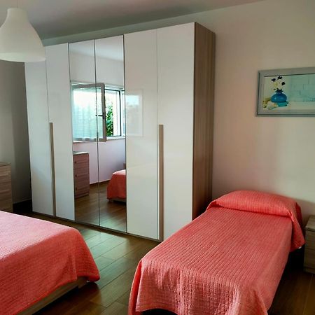 Villino Maria Pia, Appartamento In Villino In Centro Storico 라킬라 외부 사진
