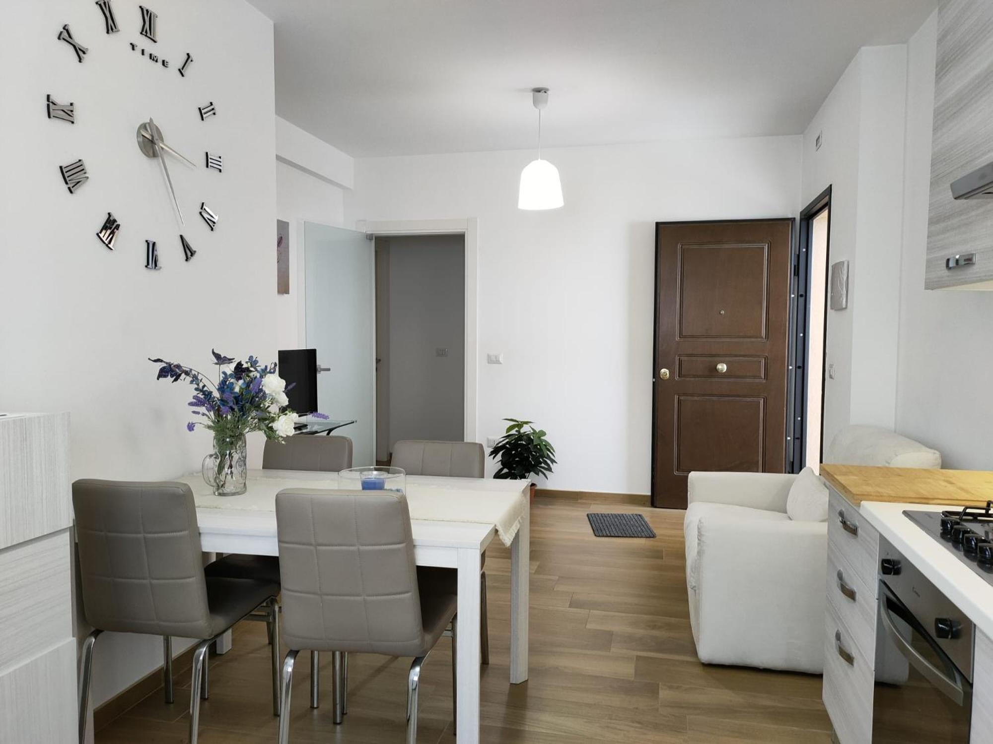 Villino Maria Pia, Appartamento In Villino In Centro Storico 라킬라 외부 사진